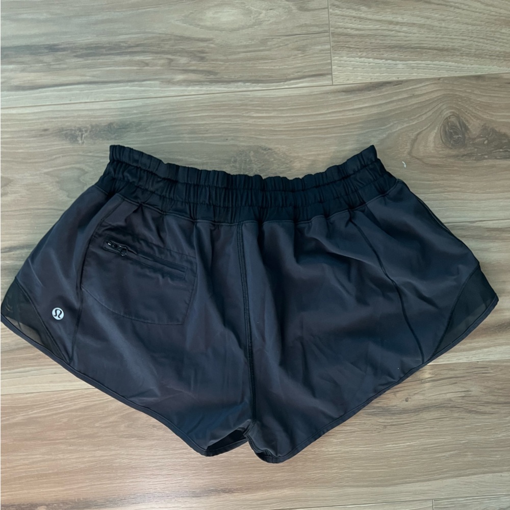 Lululemon Black Hotty Hot Short in Swift fabric - Picture 5 of 7
